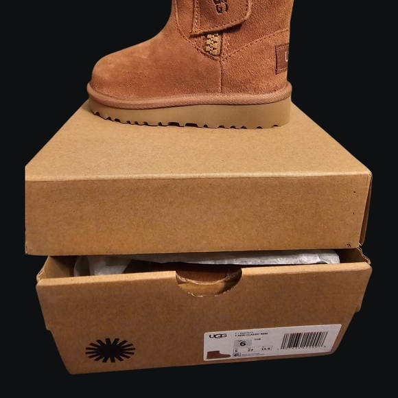 UGG Kids Tan Boots - Picture 3 of 10